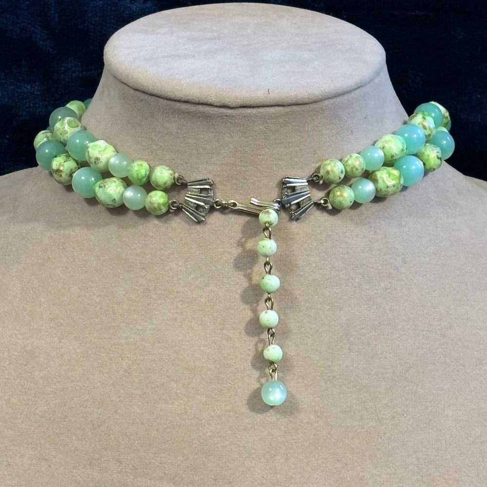 Vintage Green Moon Glow Speckled Beaded Necklace Double Strand Collar Statement - Picture 4 of 11
